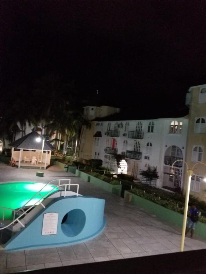 Rosi Ocean Sand Hotel Apt Ocho Ríos Extérieur photo